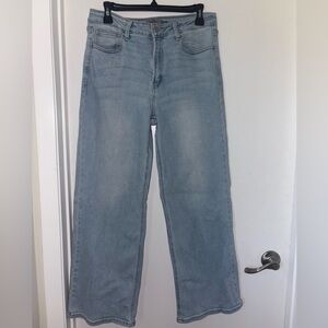 Light Wash Wide Leg Women’s Jeans size 8
